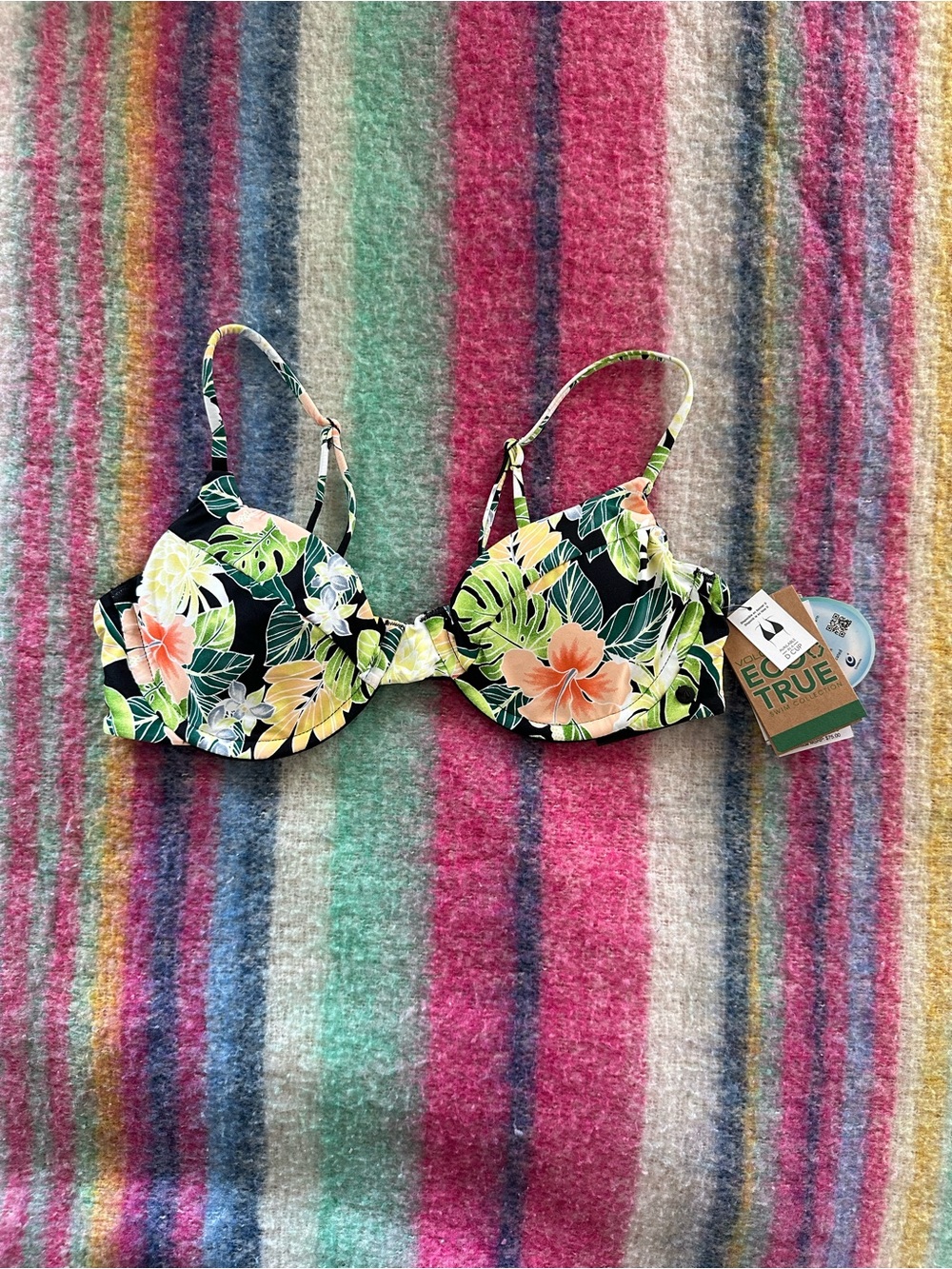 NWT Volcom Shady Beach Underwire Bikini Top